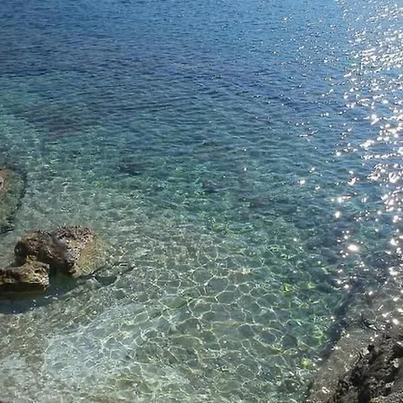 Mit Blick Auf Wasser By Interhome